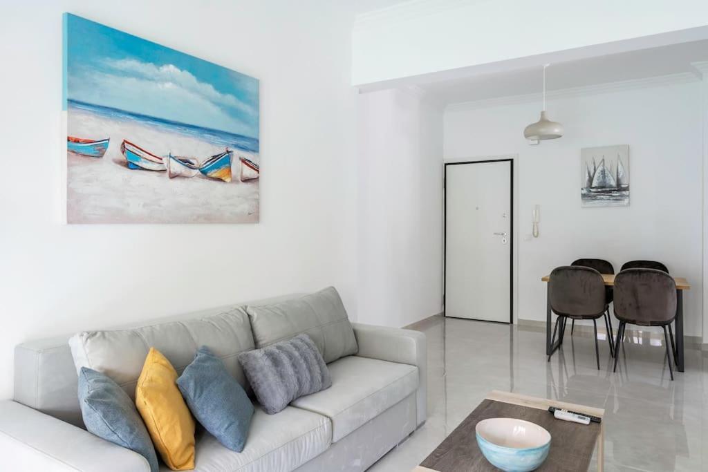 Alimos Sun-Filled Apartment Athén Kültér fotó