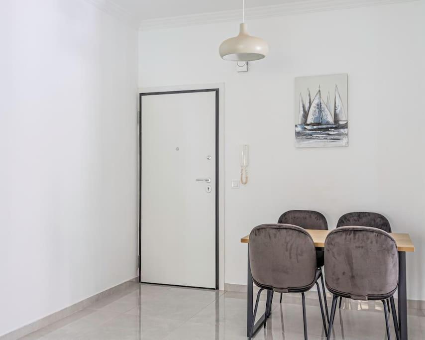 Alimos Sun-Filled Apartment Athén Kültér fotó